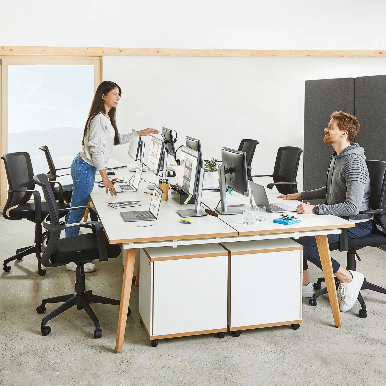 Novigami Yunique Back To Back Modular Bench Desks 1 Novigami Yunique Back To Back Modular Bench Desks